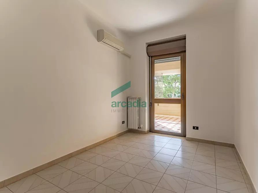 Immagine 9 di Ufficio in vendita  in Via Camillo Rosalba 49 a Bari