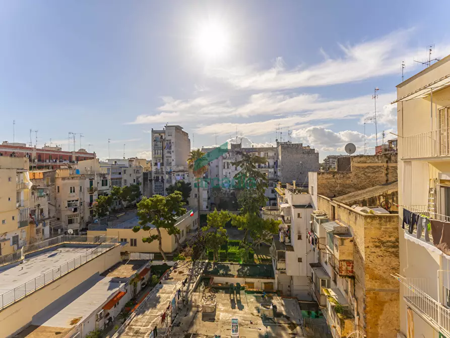 Immagine 31 di Trilocale in vendita  in Via Scipione Crisanzio 138 a Bari