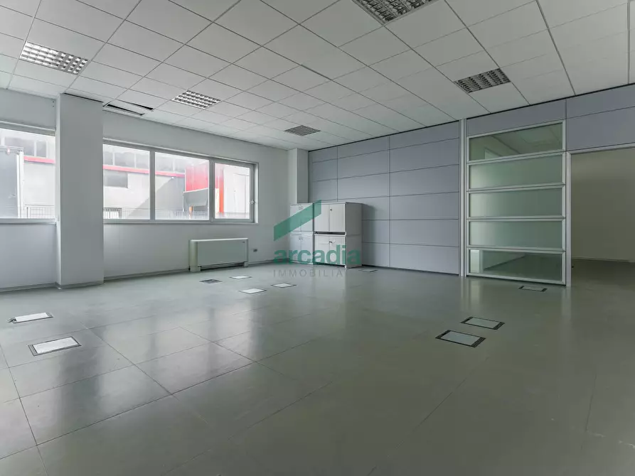 Immagine 12 di Ufficio in affitto  in Largo degli Stagnini 6 a Modugno