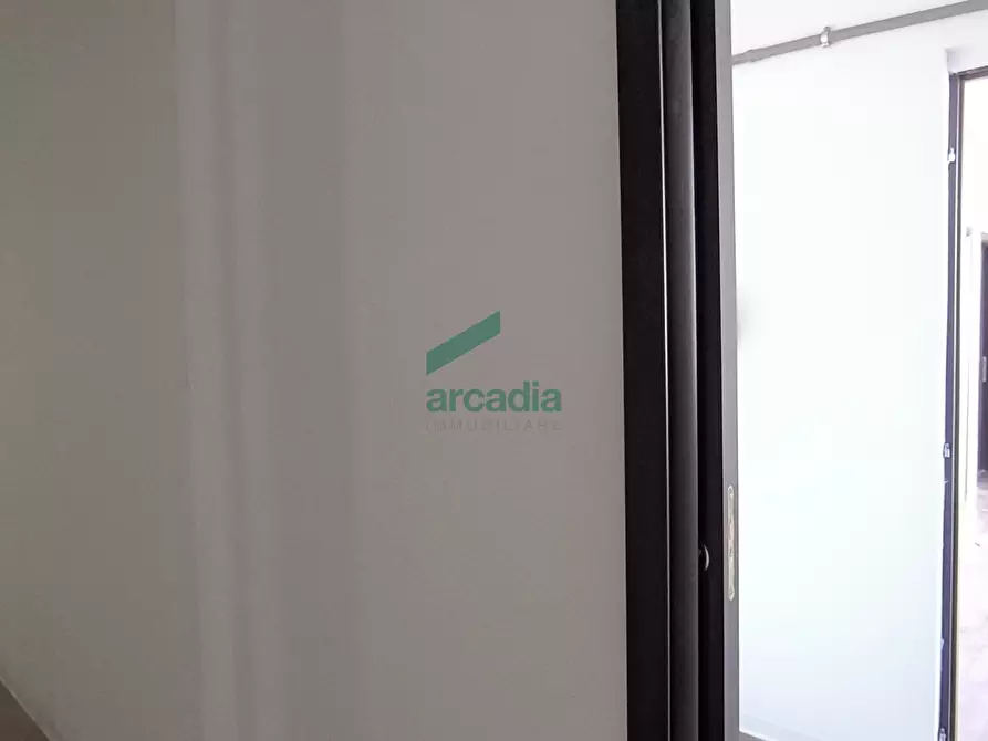 Immagine 10 di Attività artigianale in affitto  in S.S. 16 km 810,800 SN a Triggiano