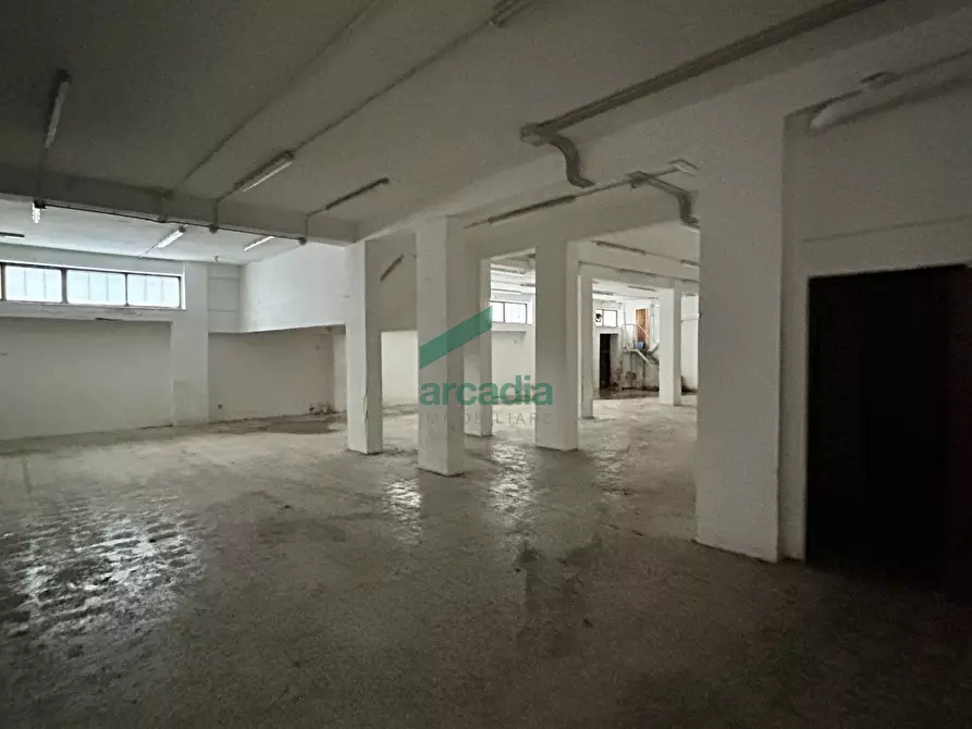 Immagine 9 di Garage in vendita  in Via Monte San Michele 104 a Bari