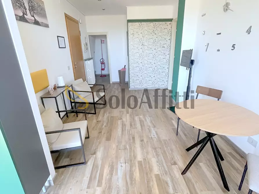 Immagine 5 di Trilocale in affitto  a Osimo