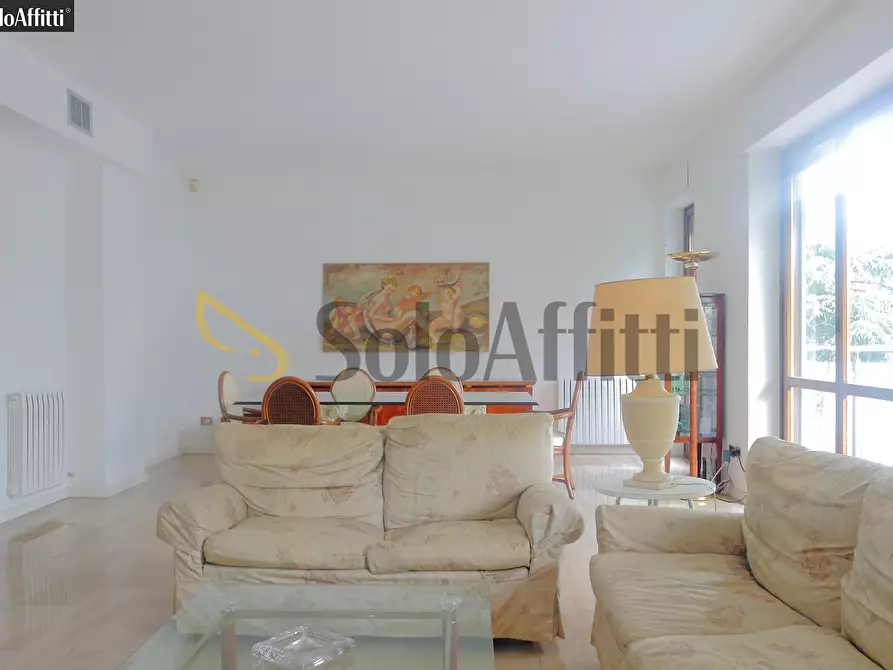 Immagine 17 di Trilocale in affitto  in Piazza Aldo Moro 1 a Cologno Monzese