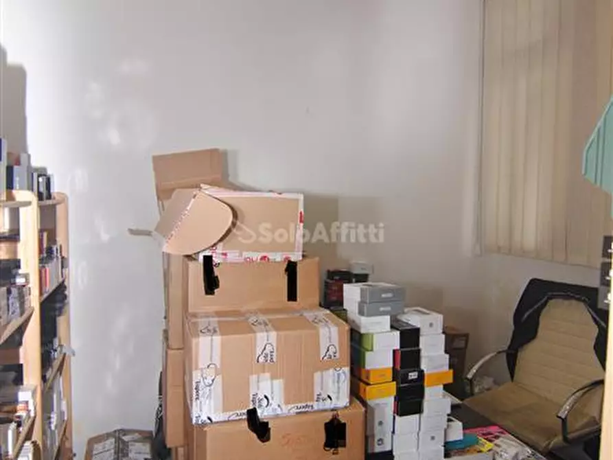 Immagine 12 di Locale commerciale in affitto  in Corso Amedeo 100 a Livorno