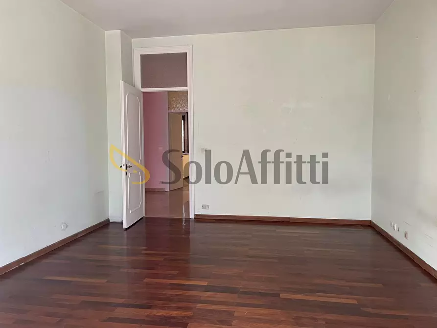 Immagine 3 di Trilocale in affitto  in Corso Svizzera a Torino