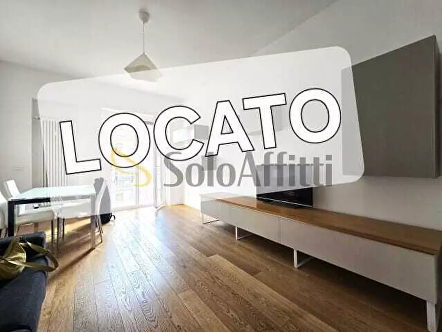 Immagine 1 di Trilocale in affitto  in Via Capo Miseno 6 a Roma