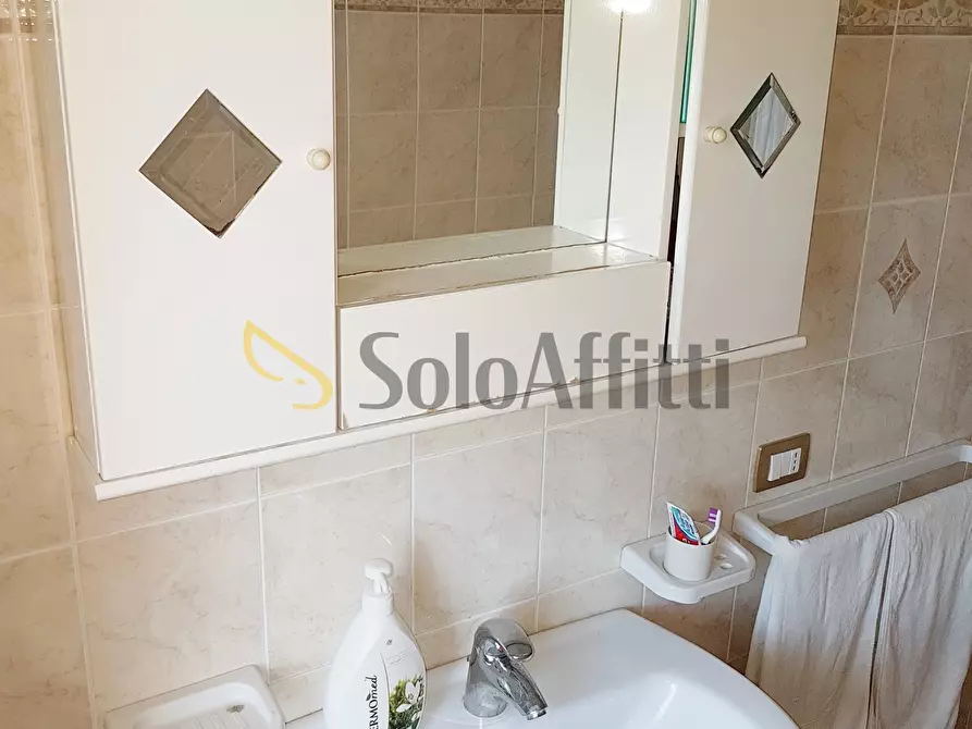 Immagine 12 di Stanza singola in affitto  a Catanzaro