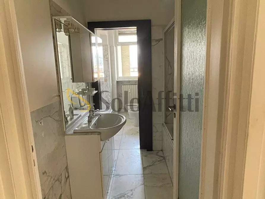 Immagine 13 di Trilocale in affitto  in Corso Galileo Ferraris a Torino