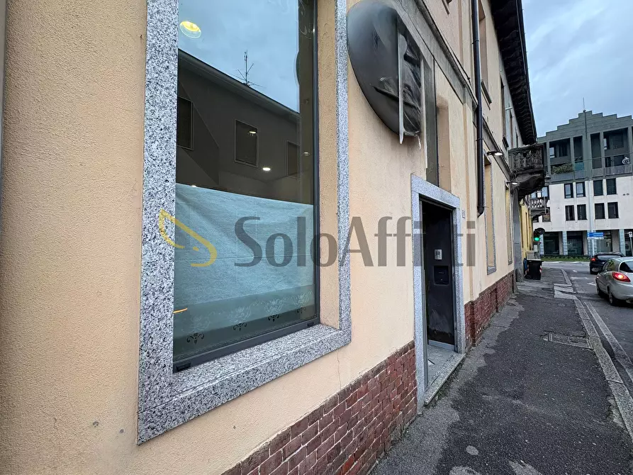 Immagine 1 di Locale commerciale in affitto  in Via dei Mille 11 a Busto Arsizio