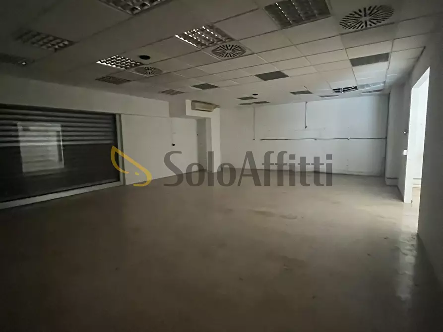 Immagine 7 di Locale commerciale in affitto  a Frosinone