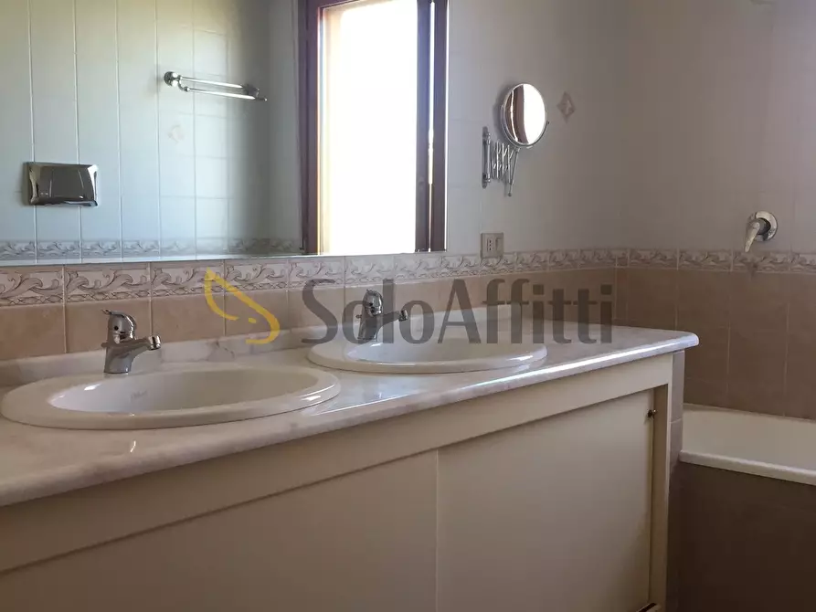 Immagine 7 di Trilocale in affitto  a Cagliari