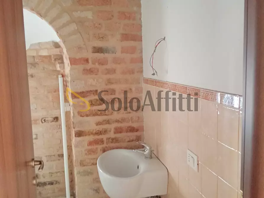 Immagine 10 di Trilocale in affitto  a Falconara Marittima