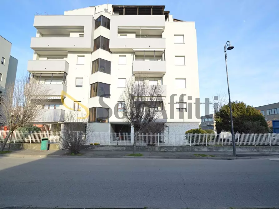 Immagine 23 di Trilocale in affitto  in Via Marche 2a a Pieve Emanuele