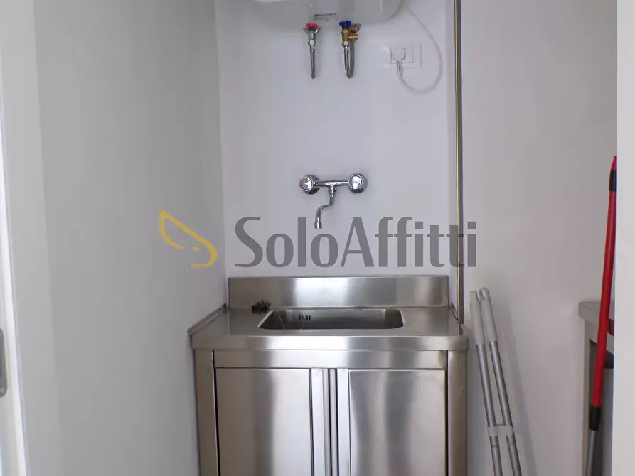 Immagine 3 di Ufficio in affitto  in Via Eredi Farina 19 a Pavia