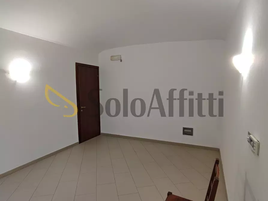 Immagine 11 di Locale commerciale in affitto  in Via Maria Teresa Fornasio a Beinasco