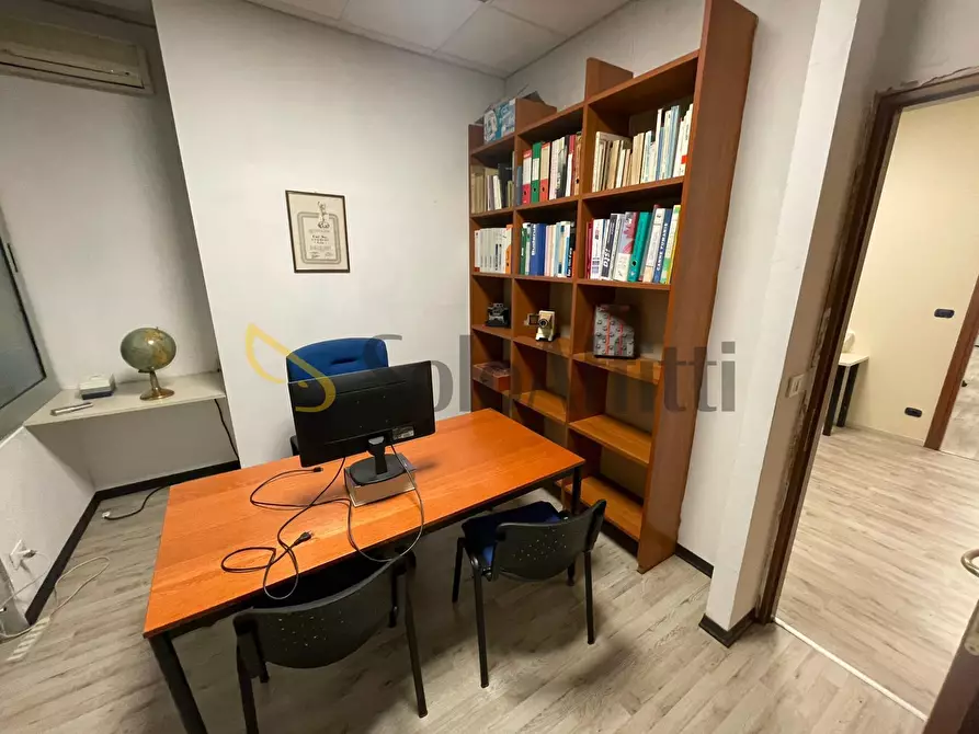 Immagine 1 di Ufficio in affitto  in Via Napoleone Leumann 16 a Rivoli