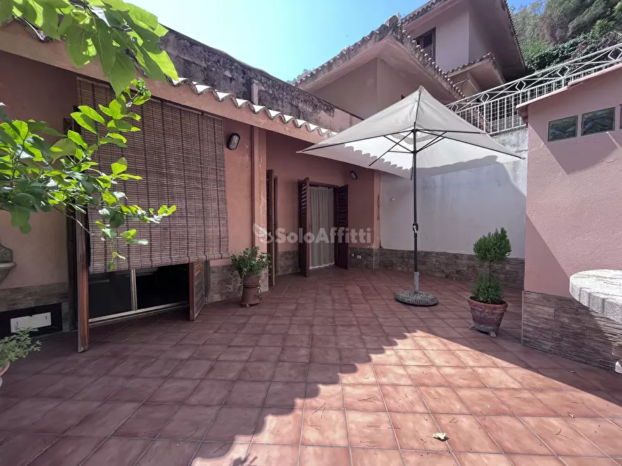 Immagine 3 di Quadrilocale in affitto  a Stalettì