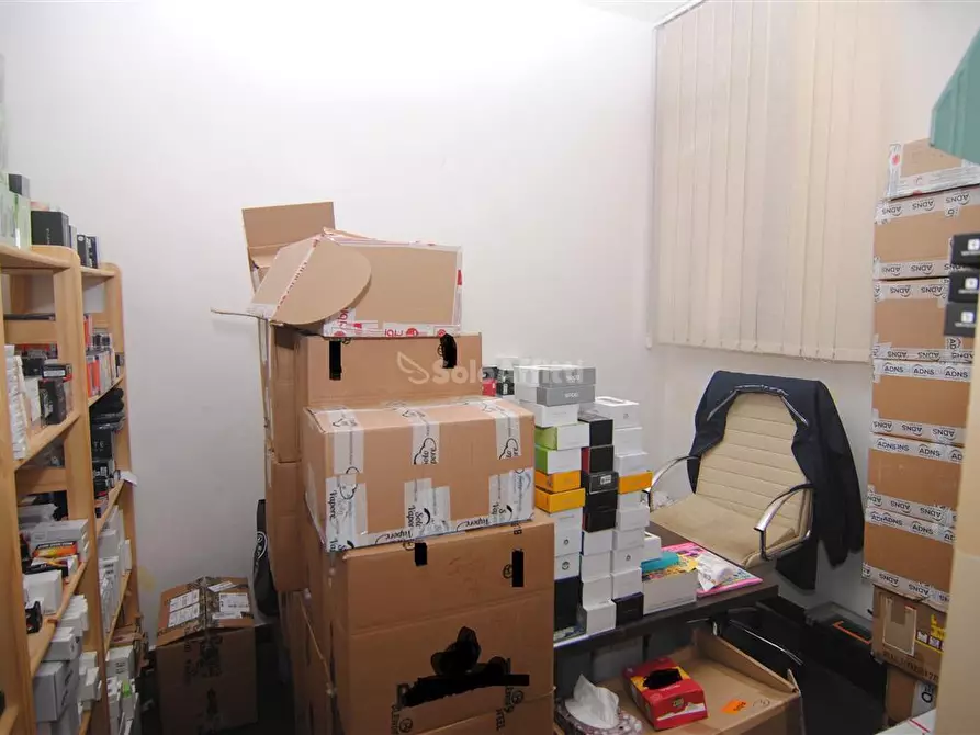 Immagine 11 di Locale commerciale in affitto  in Corso Amedeo 100 a Livorno