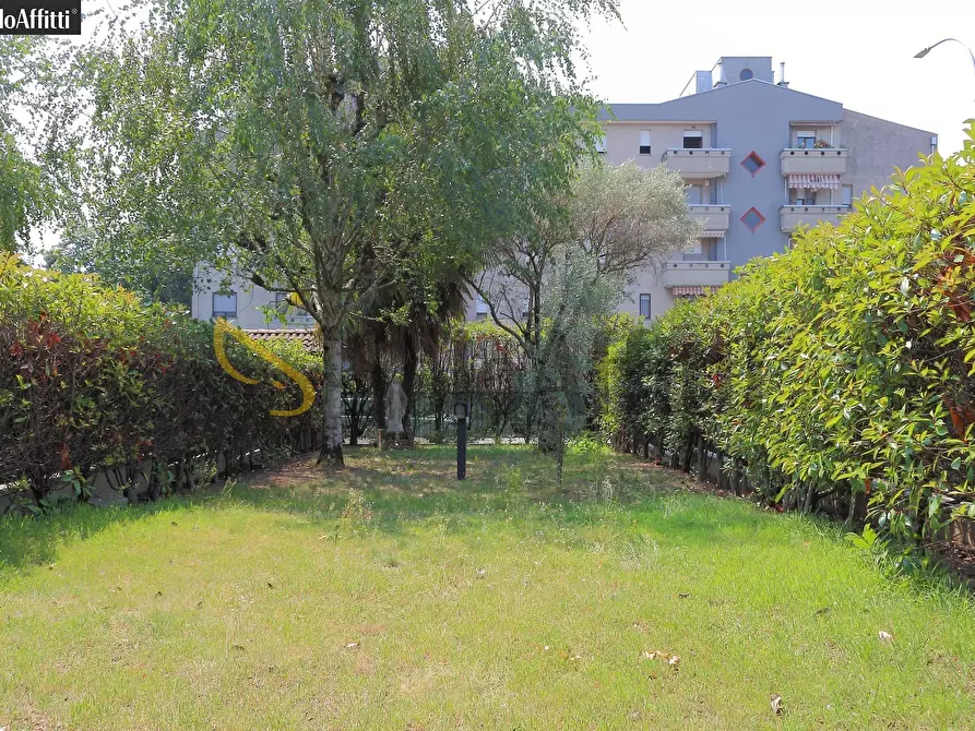 Immagine 12 di Trilocale in affitto  in Via Gadames a Paderno Dugnano