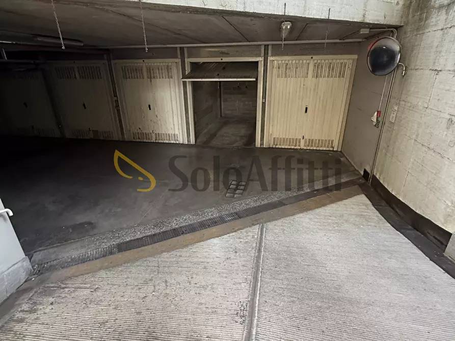 Immagine 5 di Garage in affitto  in Via Arbe 20 a Torino