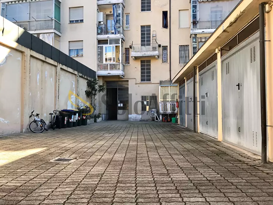 Immagine 10 di Garage in affitto  in Via Borgomanero a Torino