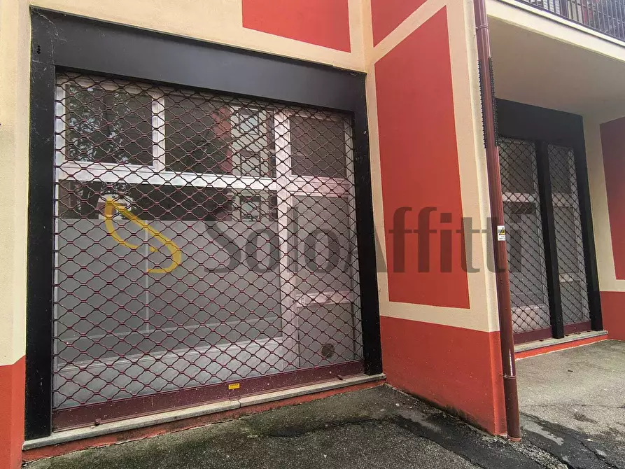 Immagine 1 di Locale commerciale in affitto  in Via Paperia 9 a Piossasco
