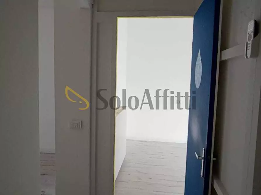 Immagine 5 di Locale commerciale in affitto  in Piazzale Caduti Saronnesi 8 a Saronno