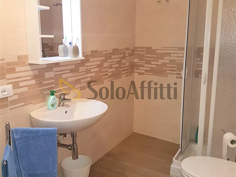 Immagine 13 di Stanza singola in affitto  a Catanzaro