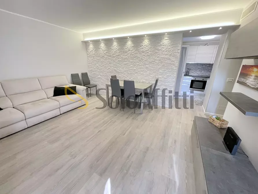 Immagine 3 di Trilocale in affitto  a Sirolo