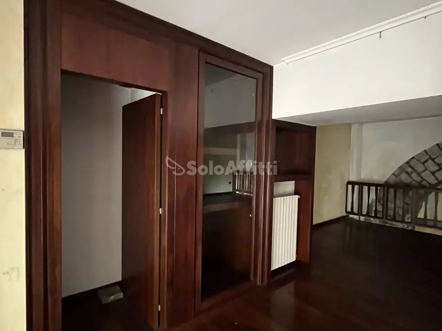 Immagine 11 di Locale commerciale in affitto  in Via Nicola Vaccaro a Potenza