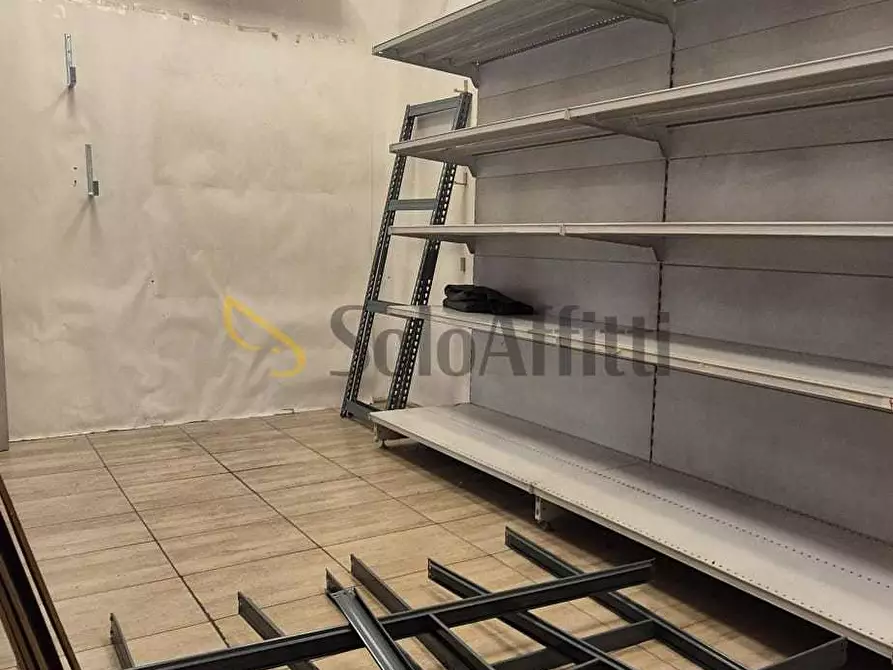 Immagine 27 di Locale commerciale in affitto  in Via Luigi Cibrario 46 bis/A a Torino