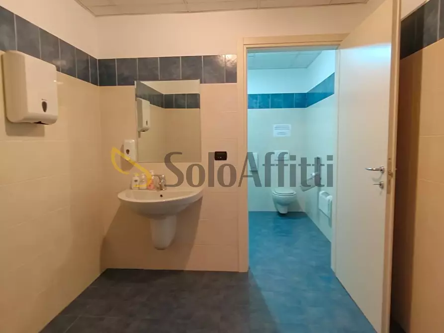 Immagine 10 di Ufficio in affitto  a Gallarate