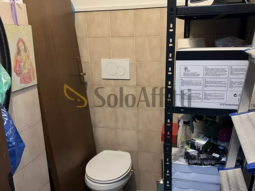 Immagine 8 di Locale commerciale in affitto  in Via G. B. Busnelli 78 a Saronno