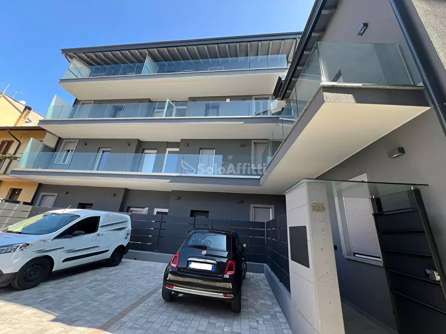 Immagine 19 di Bilocale in affitto  in Via San Rocco 129 a Seregno