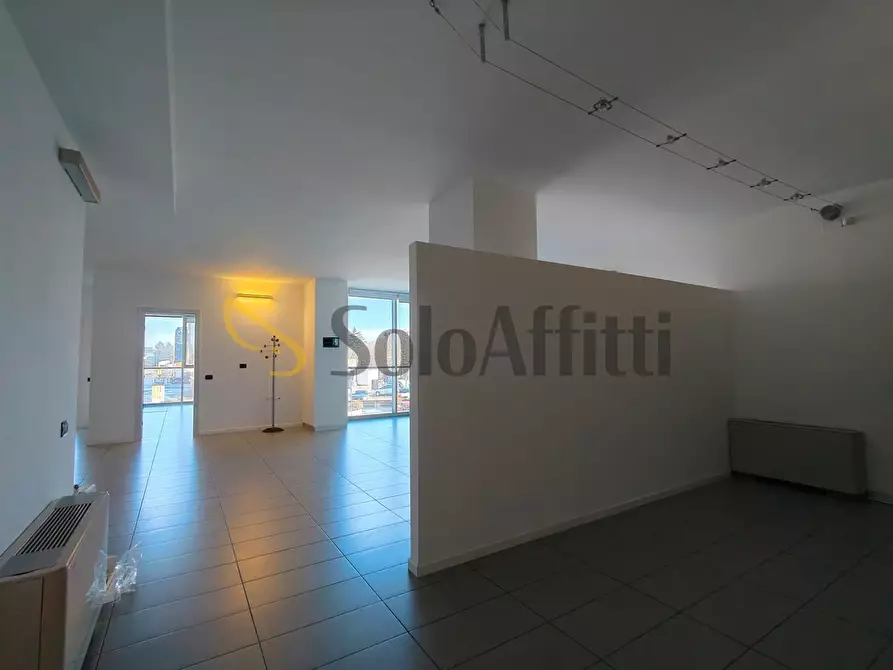 Immagine 6 di Ufficio in affitto  a Gallarate