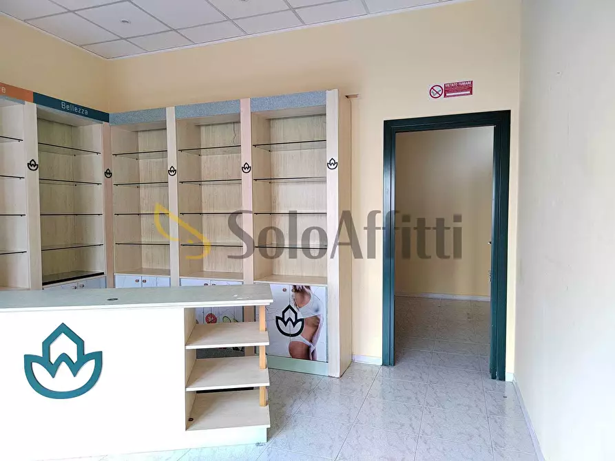 Immagine 5 di Locale commerciale in affitto  in Via della Pisana a Roma