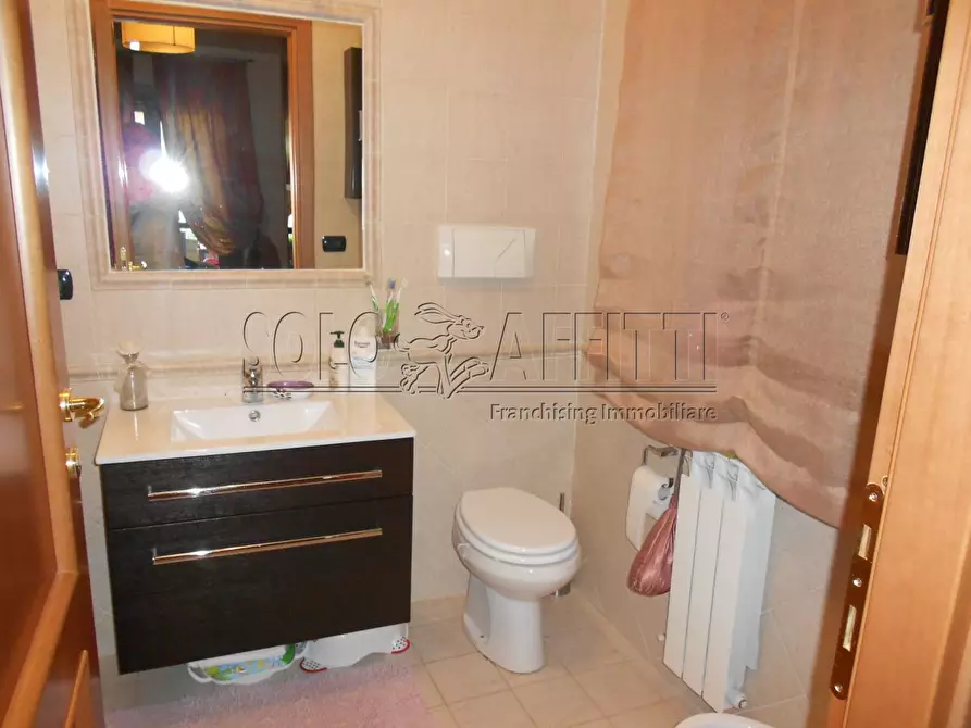 Immagine 11 di Bilocale in affitto  in Via Baldassarre Peruzzi a Fiumicino