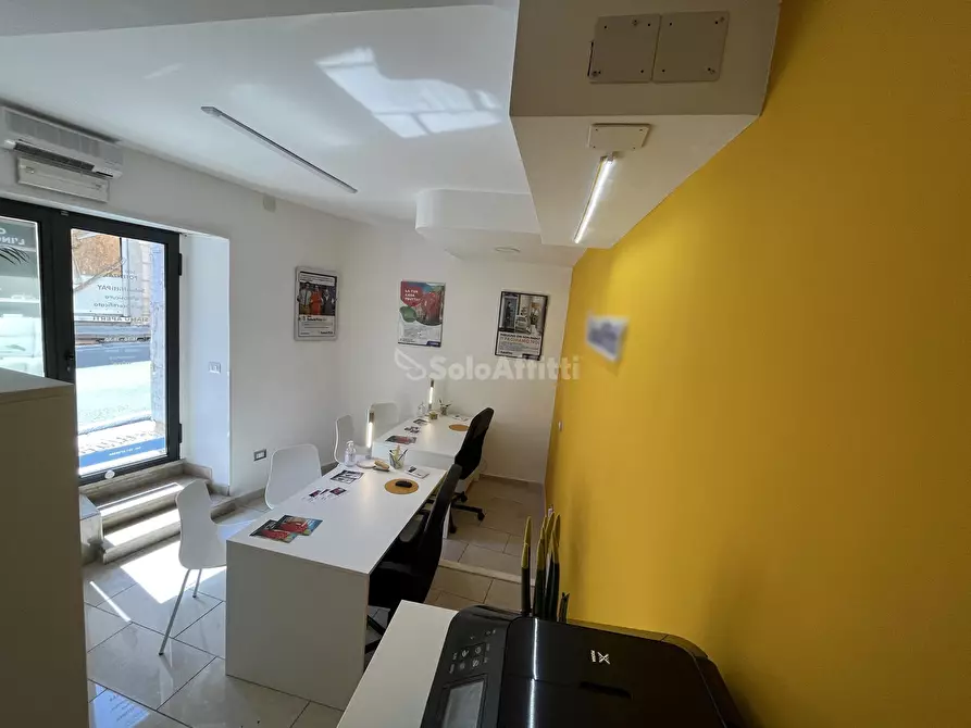 Immagine 4 di Locale commerciale in affitto  in Corso Umberto I 1 a Potenza