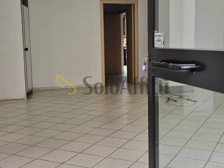 Immagine 19 di Locale commerciale in affitto  in Via Dante Di Nanni 64 a Torino