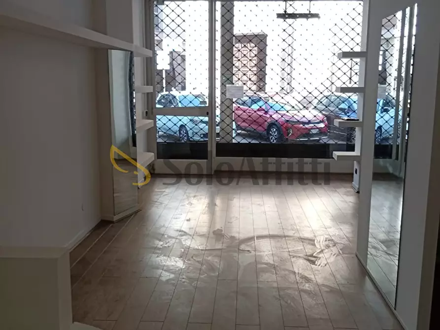Immagine 5 di Locale commerciale in affitto  a Gallarate