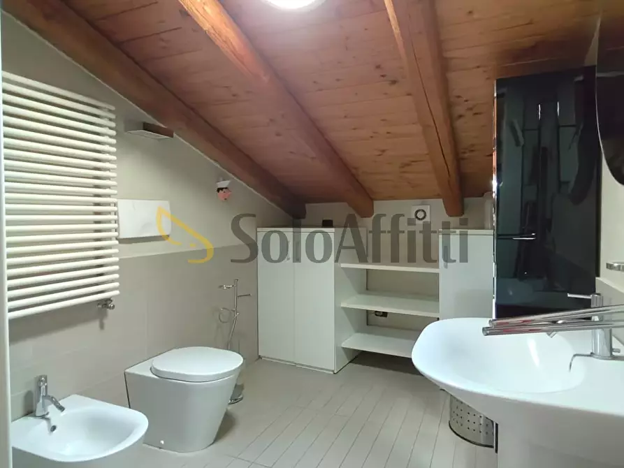 Immagine 10 di Mansarda in affitto  a Gallarate