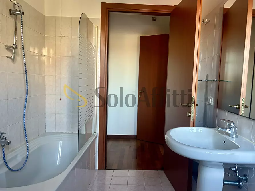 Immagine 18 di Monolocale in affitto  in Via Podgora 10 a Cesano Maderno