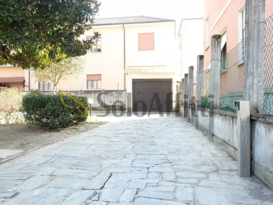 Immagine 17 di Bilocale in affitto  in Via Gradisca 6 a Limbiate