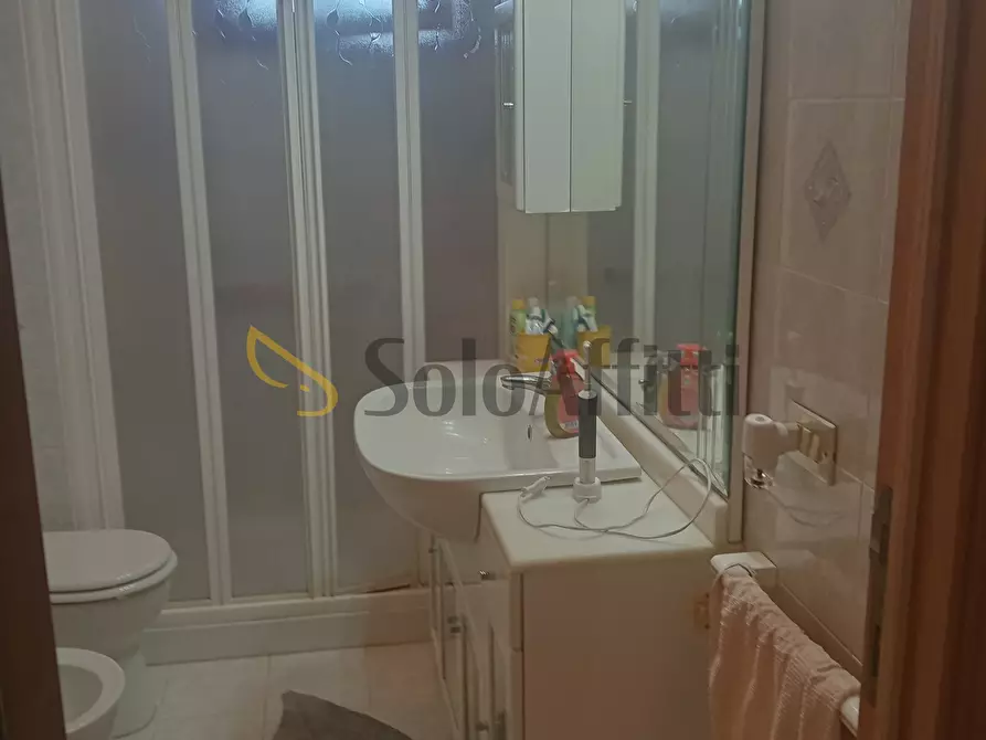 Immagine 8 di Trilocale in affitto  a Ancona