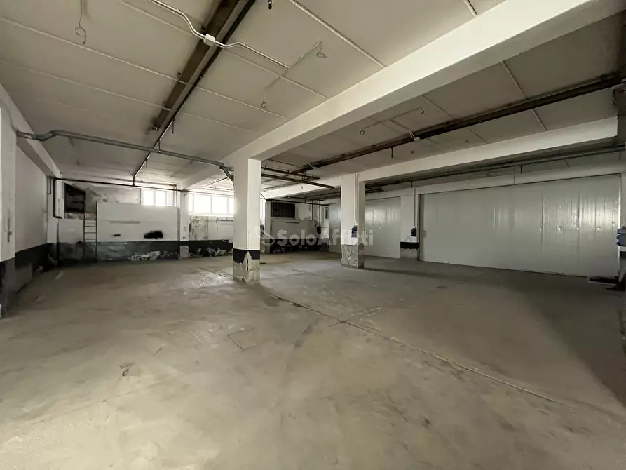 Immagine 8 di Magazzino in affitto  a Catanzaro