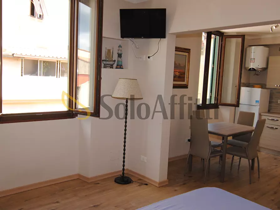 Immagine 12 di Monolocale in affitto  a Livorno