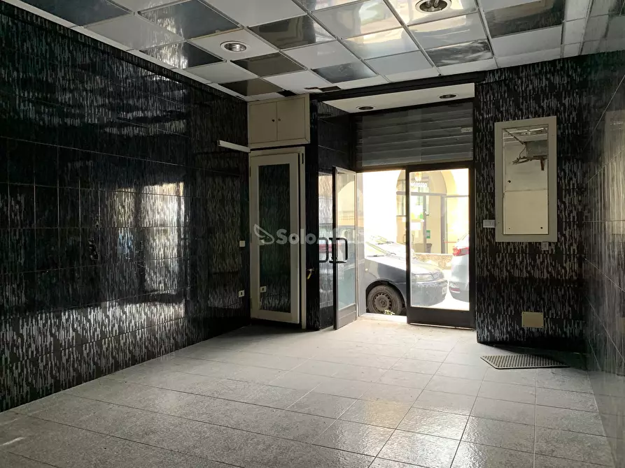 Immagine 3 di Locale commerciale in affitto  a Catanzaro