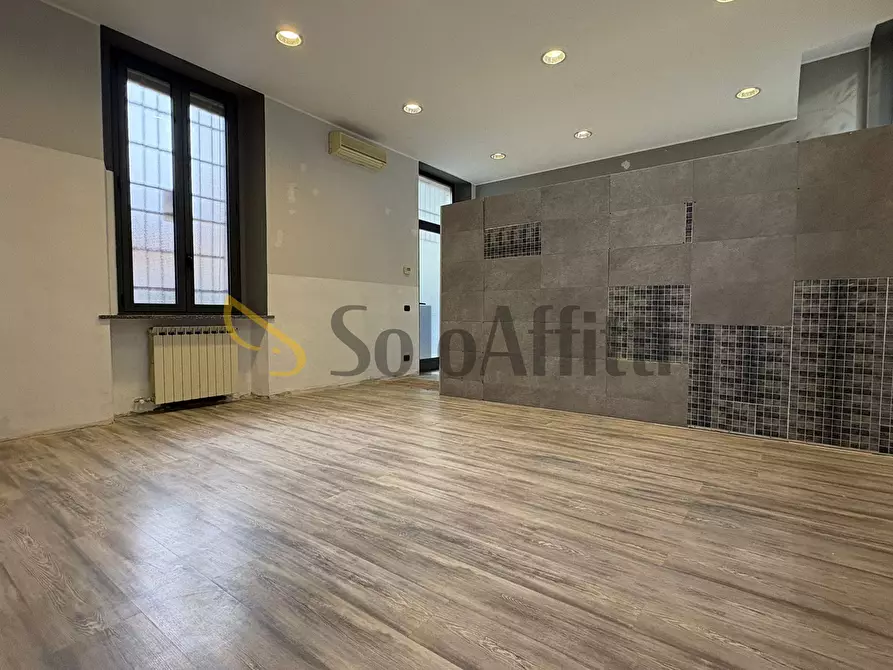 Immagine 7 di Locale commerciale in affitto  in Via dei Mille 11 a Busto Arsizio