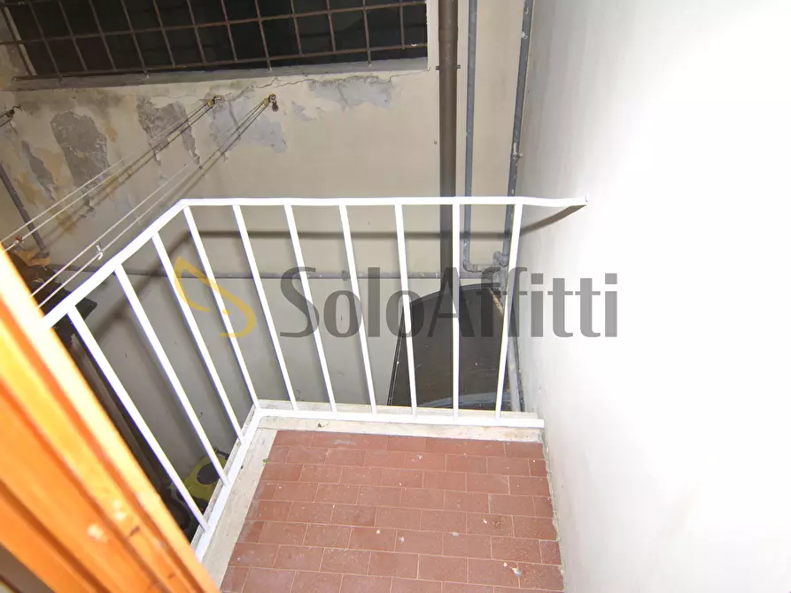 Immagine 4 di Trilocale in affitto  a Livorno