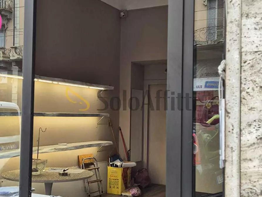 Immagine 14 di Locale commerciale in affitto  in Via Luigi Cibrario 46 bis/A a Torino